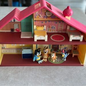 Bluey Playhouse with Characters